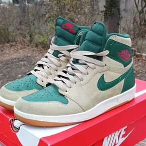 NIKE AIR JORDAN 1 MID MNS SZ 8.5